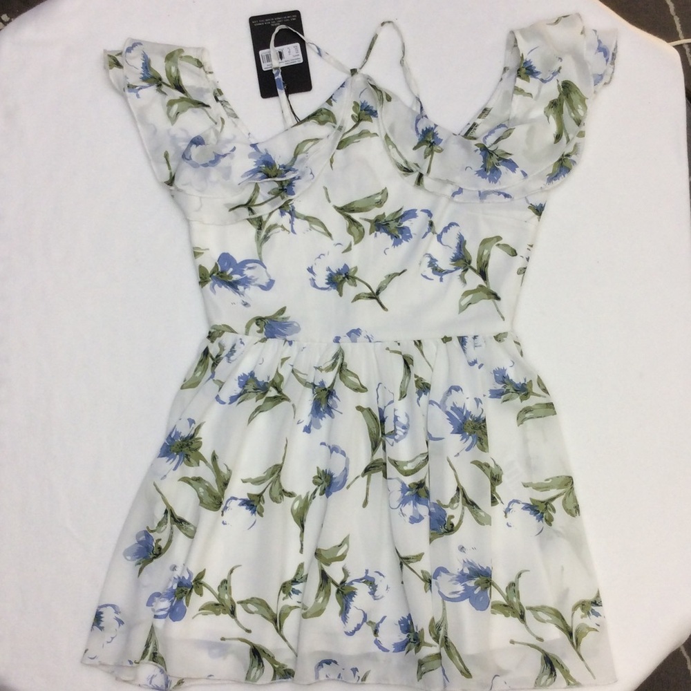Misguided Floral Off the Shoulder Minidress - Picture 2 of 6